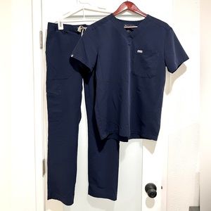 FIGS Men Small Scrub Set (Leon +Pisco); lightly used, almost NEW condition